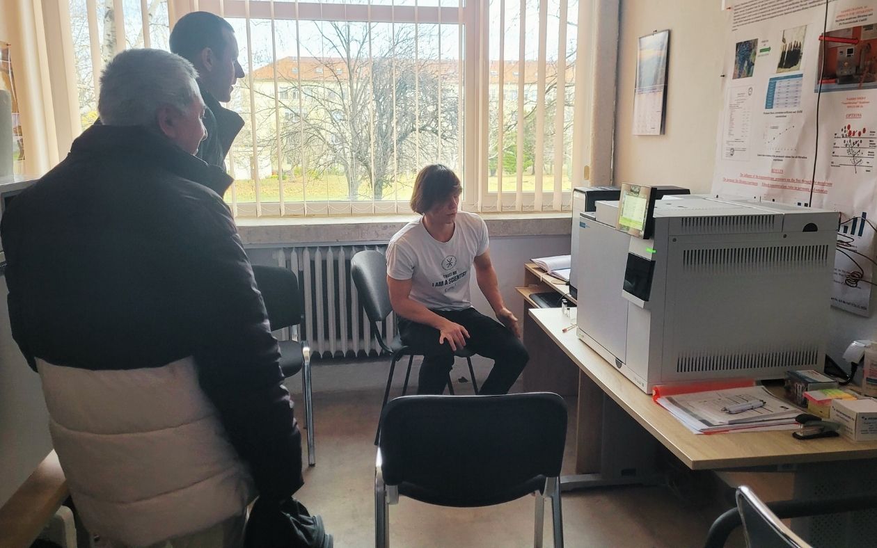 Ден на отворените врати в Институт по физика на твърдото тяло на БАН - Посещение на лаборатории